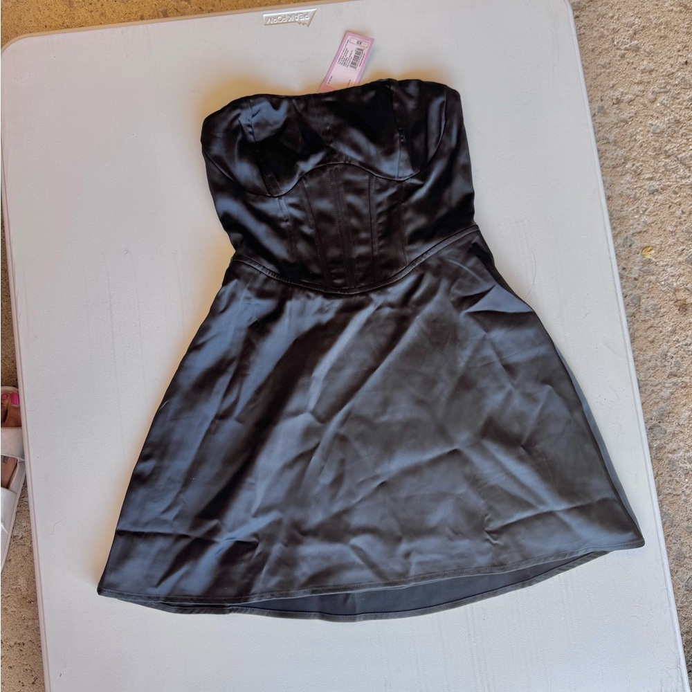 Elegant Black Strapless Dress